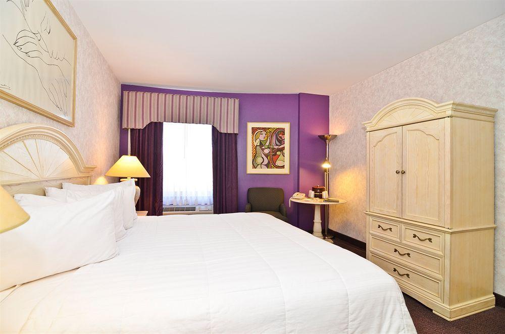 Best Western On The Avenue Buffalo Room photo