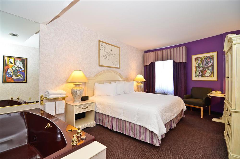Best Western On The Avenue Buffalo Room photo