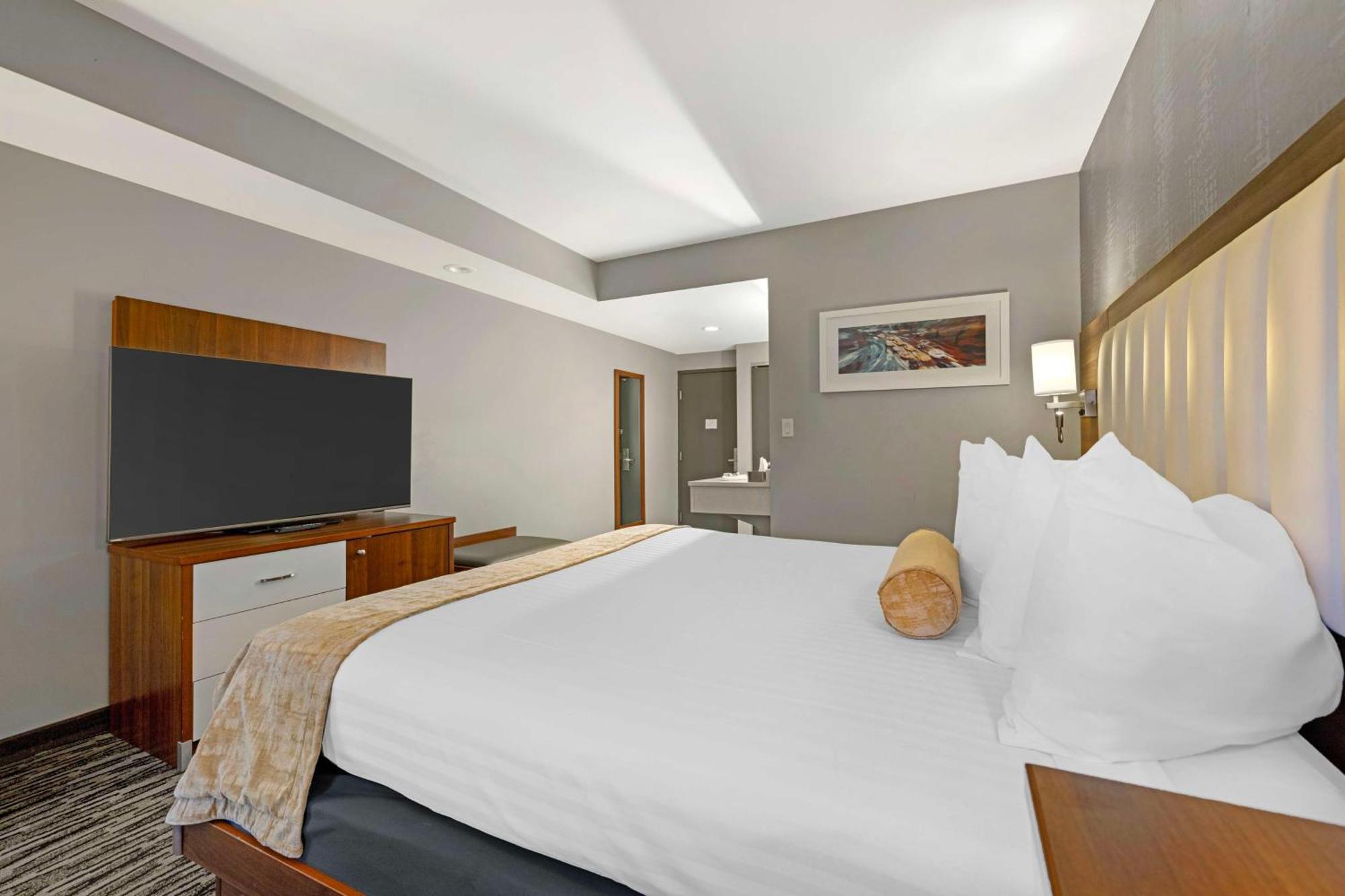 Best Western On The Avenue Buffalo Exterior photo