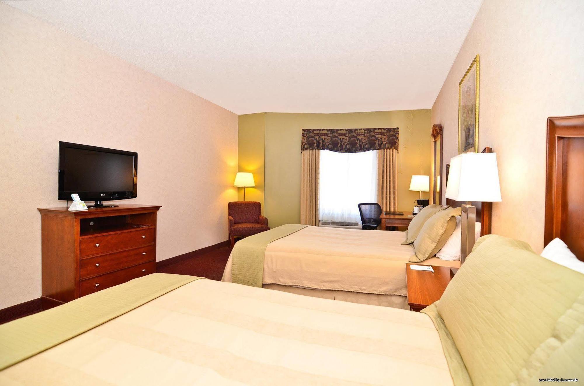 Best Western On The Avenue Buffalo Room photo